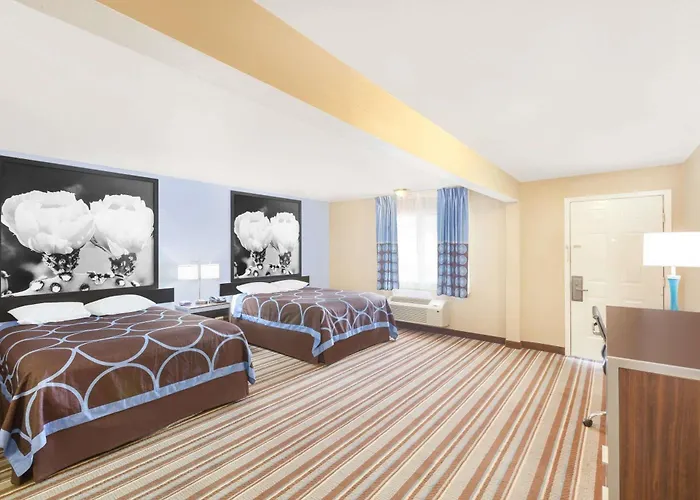 Super 8 By Wyndham Kingsville