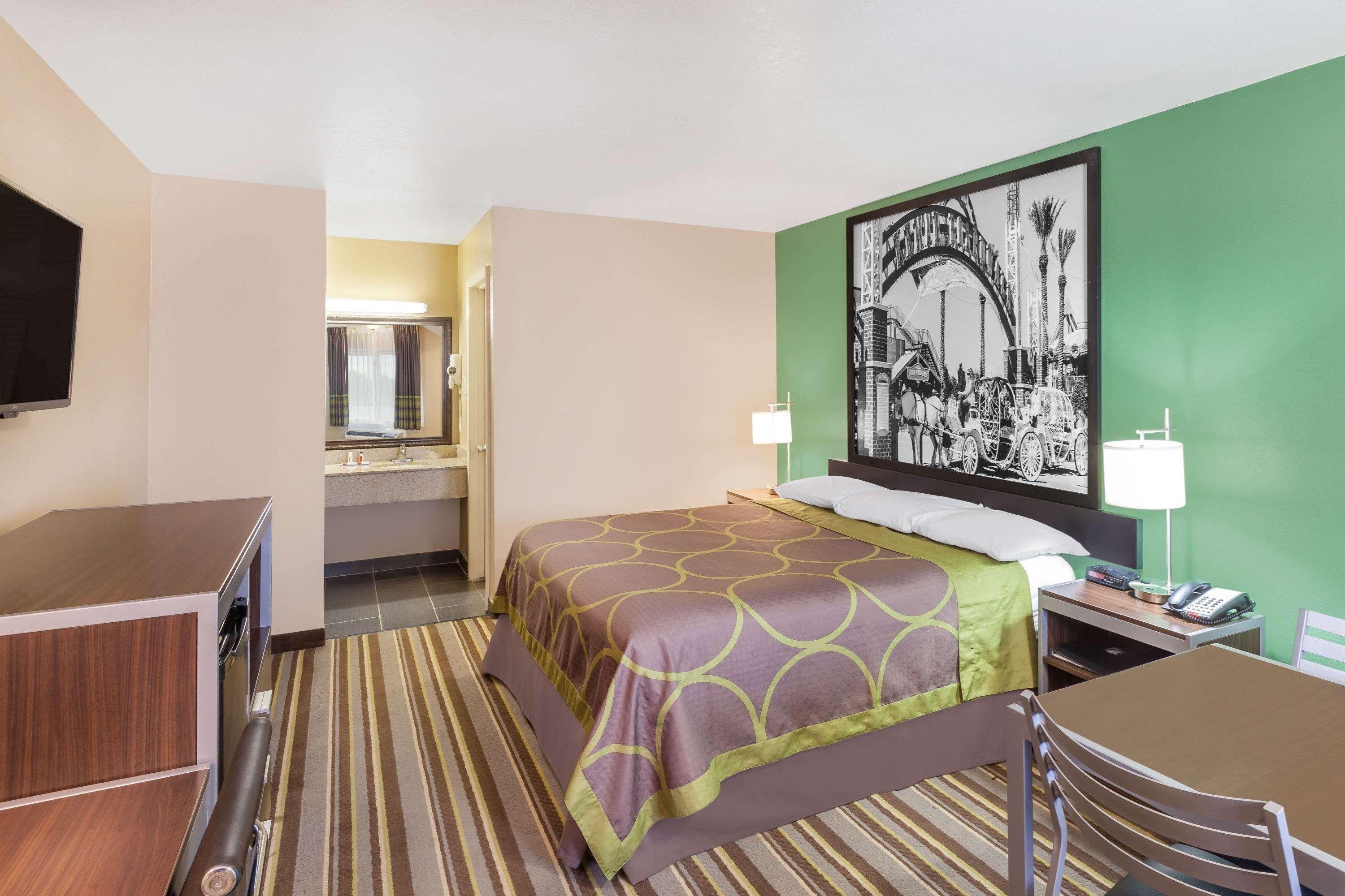 Super 8 By Wyndham 2*