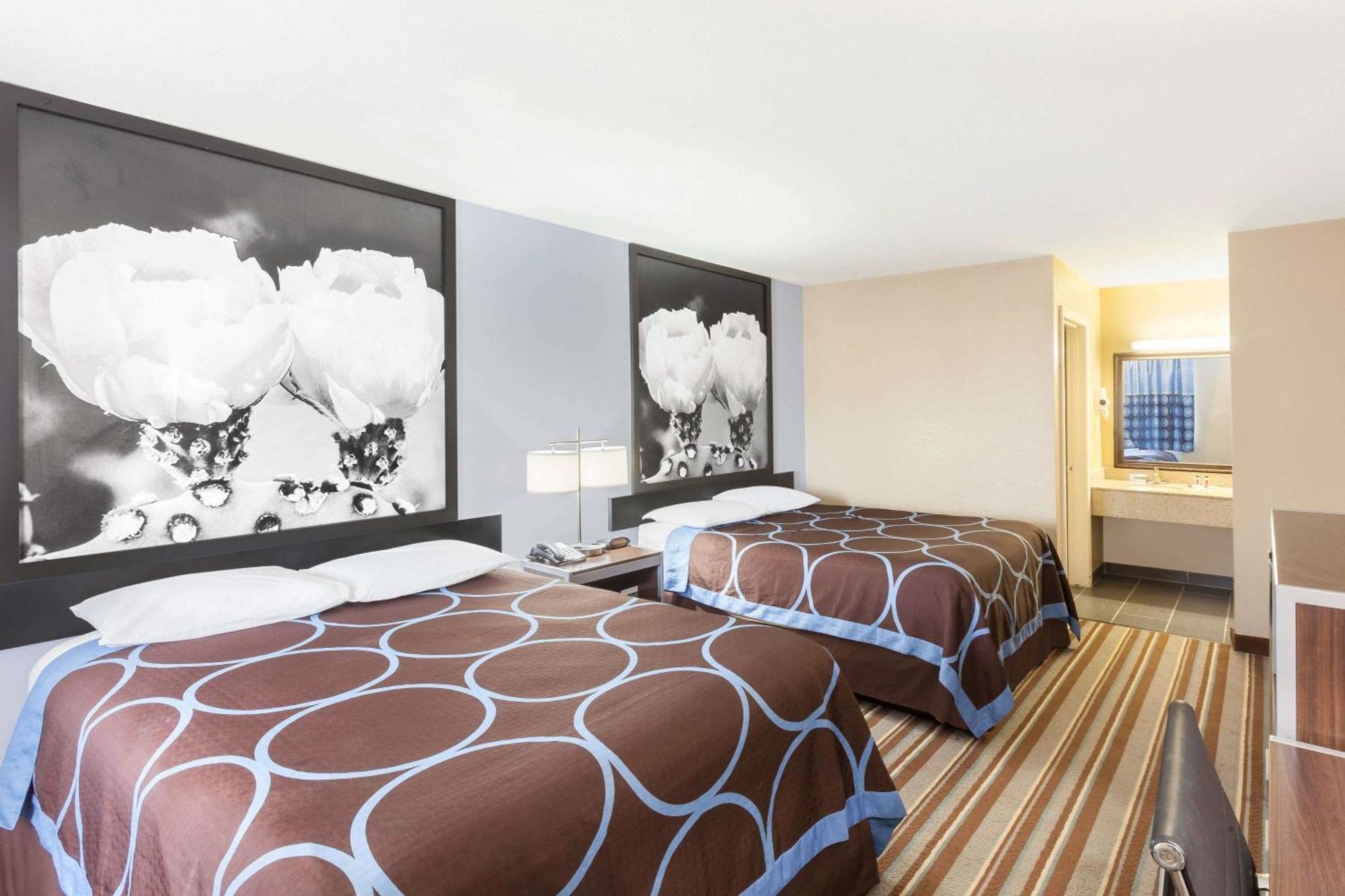 Super 8 By Wyndham Kingsville