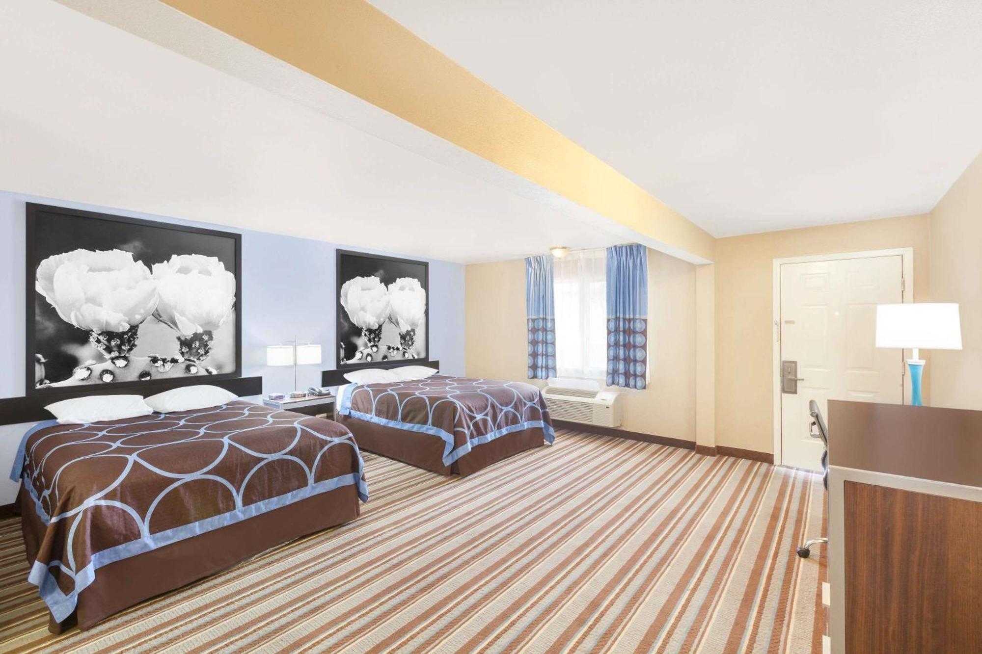 Super 8 By Wyndham Motel 2*