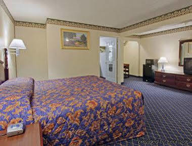 Super 8 By Wyndham Motel 2*